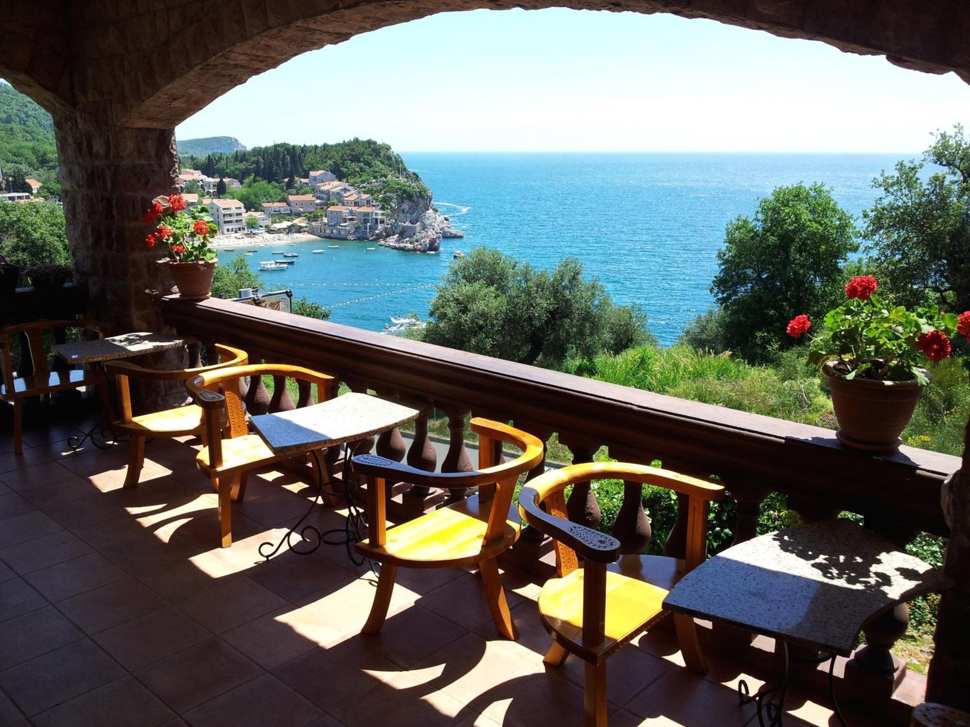 Villa Sara Guesthouse Sveti Stefan Extérieur photo