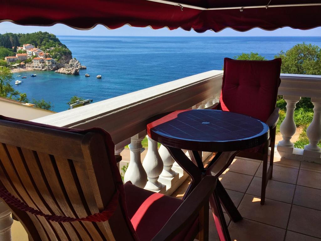 Villa Sara Guesthouse Sveti Stefan Extérieur photo