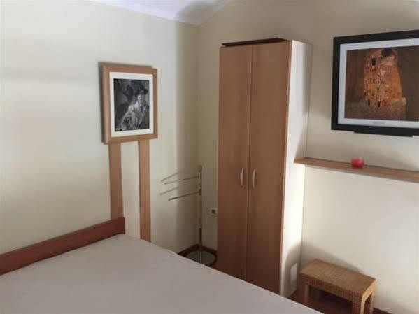 Villa Sara Guesthouse Sveti Stefan Extérieur photo