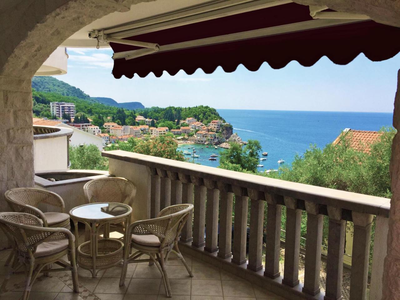 Villa Sara Guesthouse Sveti Stefan Extérieur photo